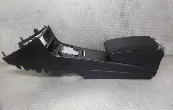 Volkswagen PASSAT B6 Center console 3C0864207M