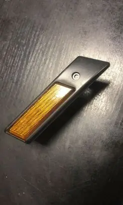 Front fender indicator light
