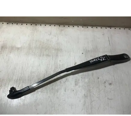 Volkswagen Touareg II Front wiper blade arm 7P0955409B