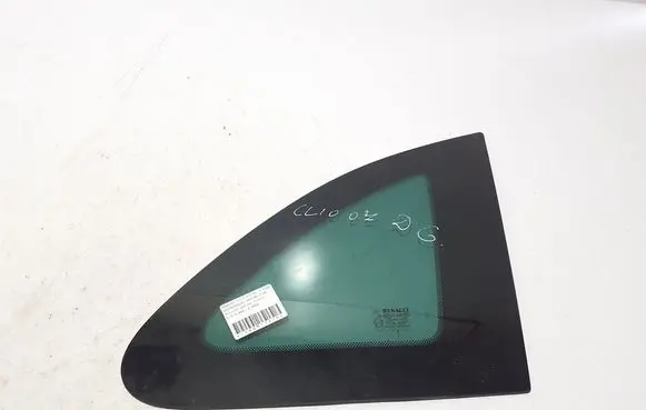 Renault Clio III Rear side window 8200699875