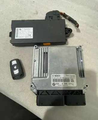 BMW 5 E60 E61 Engine ECU kit and lock set 8506374 0281016067 030430569