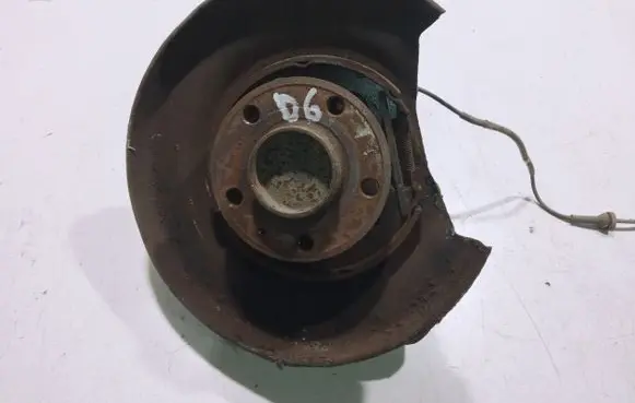 Volvo V70 Rear wheel hub