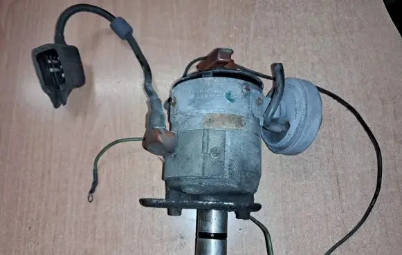 Mercedes-Benz SL R107 Spark distributor 0231403004