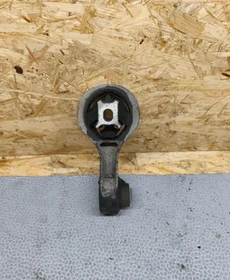 Opel Vivaro Engine mount bracket