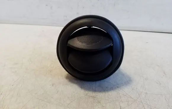 Iveco Daily 5th gen Dash center air vent grill