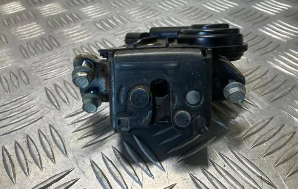Toyota Avensis T270 Tailgate/trunk/boot lock/catch/latch
