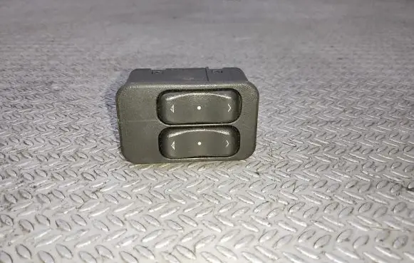 Opel Corsa C Electric window control switch 24409205