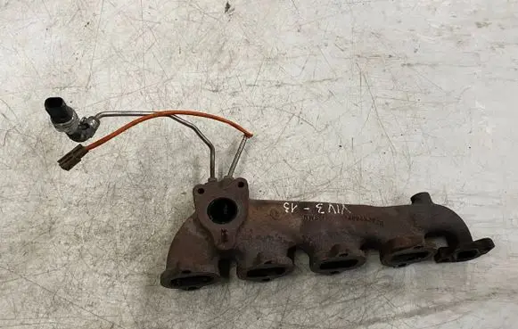 Opel Vivaro Exhaust manifold 140045202R