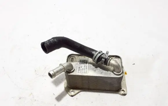 Volvo S60 Oil filter mounting bracket 31439996
