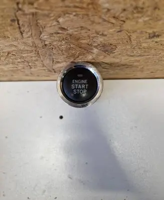 Toyota Avensis T270 Engine start stop button switch 15A8543