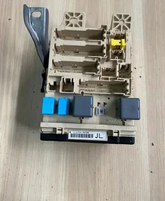 Lexus RX 330 - 350 - 400H Fuse module JL2LFDK031306