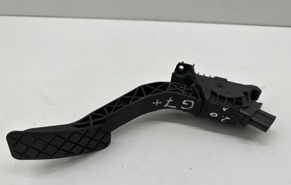 Volkswagen Golf VII Accelerator throttle pedal 5Q2723503D