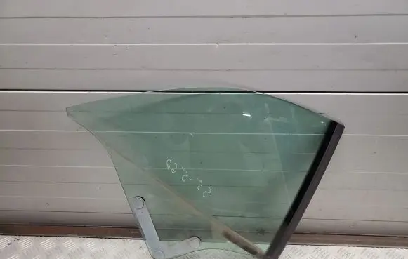 Audi S5 Rear side window 8P7845458