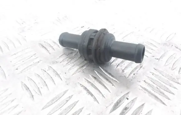 Mercedes-Benz E W210 Engine coolant pipe/hose 90744A