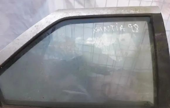 Citroen Xantia Rear door window glass