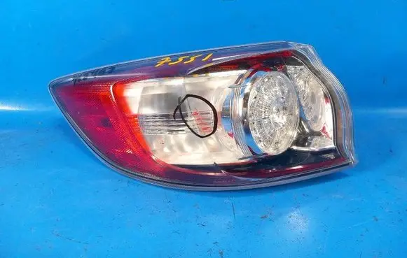 Mazda 3 II Boot/trunk interior light BBN851160C