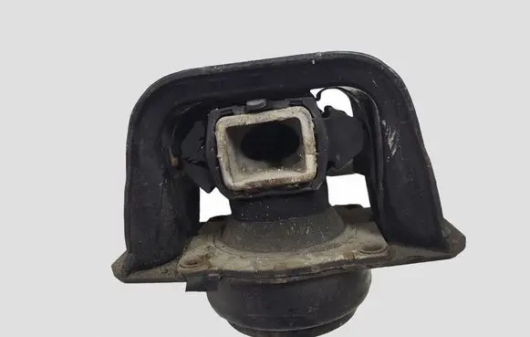 Peugeot 308 Engine mount bracket 9636270080 9636583980 9636845880