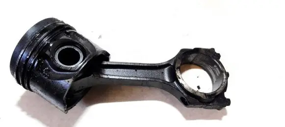Ford Mondeo Mk III Piston with connecting rod 24574B