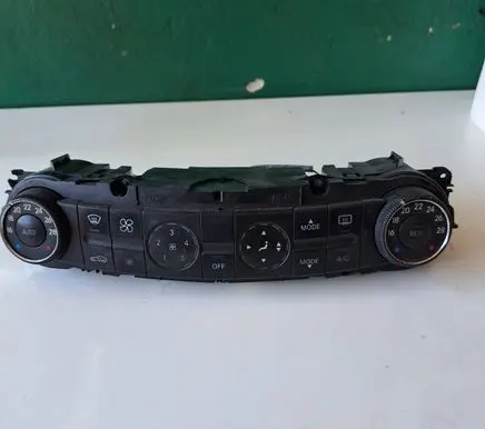 Mercedes-Benz CLS C219 Climate control unit 2198300585 SW0805 00030706
