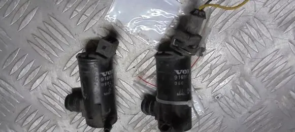 Volvo XC90 Windscreen/windshield washer pump 9169611