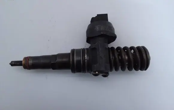 Audi A4 S4 B6 8E 8H Fuel injector 038130073BA