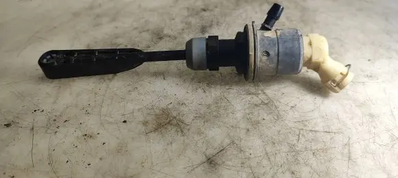 Dacia Sandero II Clutch master cylinder 306100394R 2821912