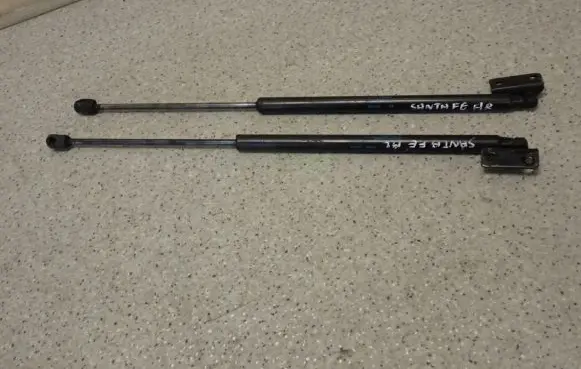 Hyundai Santa Fe Tailgate strut 