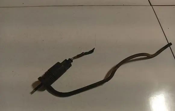 Chrysler Sebring (ST-22 - JR) Windscreen/windshield washer pump A0335450228