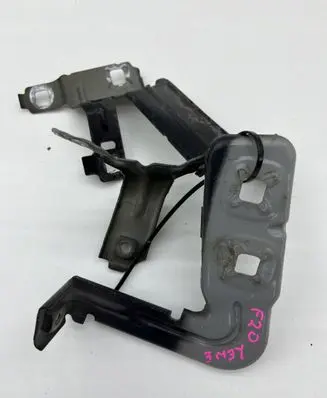 BMW 1 F20 F21 Fender mounting bracket