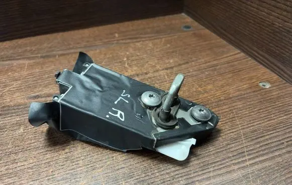 Toyota Proace Sliding door lock 9817800080