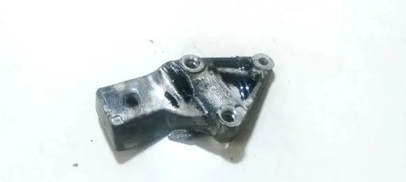 Citroen Berlingo Engine mounting bracket