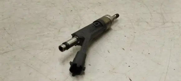 Opel Grandland X Fuel injector 9810335380