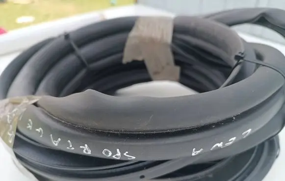 KIA Sportage Front door rubber seal 