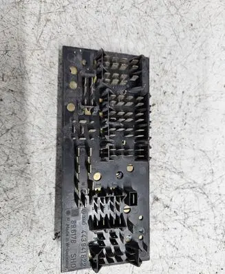 Volkswagen Golf II Fuse module 443941822 896178