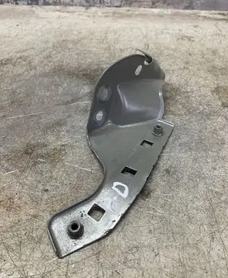 Volkswagen Taigo Fender mounting bracket 2g7821136