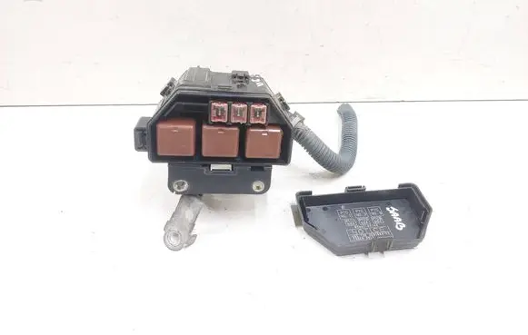 Toyota RAV 4 (XA20) Fuse box set 8266242140