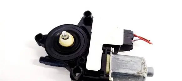 Seat Ibiza V (KJ) Front door window regulator motor 0130822064