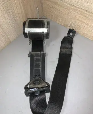 Opel Astra H Front seatbelt 5534901D 09850900