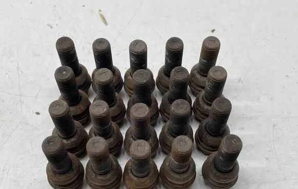 Volkswagen Transporter - Caravelle T5 Nuts/bolts 