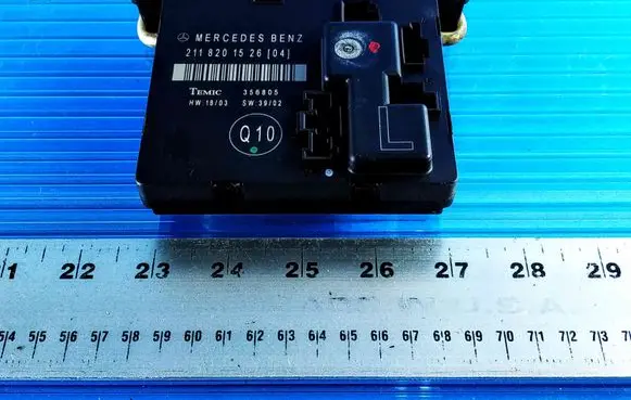 Mercedes-Benz E W211 Door control unit/module 2118201526