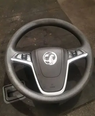 Opel Zafira C Steering wheel 307176699P10 0060025216 13351039