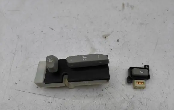 Lexus IS 220D-250-350 Seat control switch 8407053030