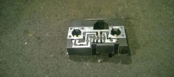 Citroen Xantia Tail light bulb cover holder 2223