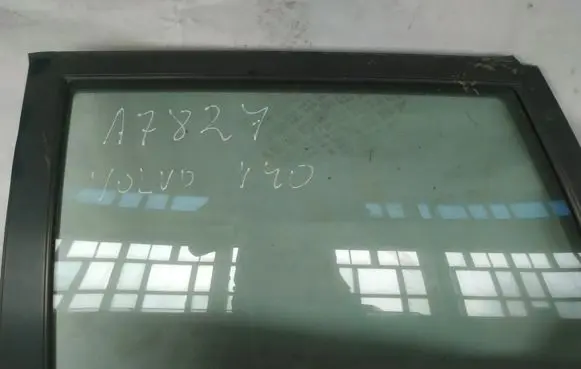 Volvo S40, V40 Rear door window glass
