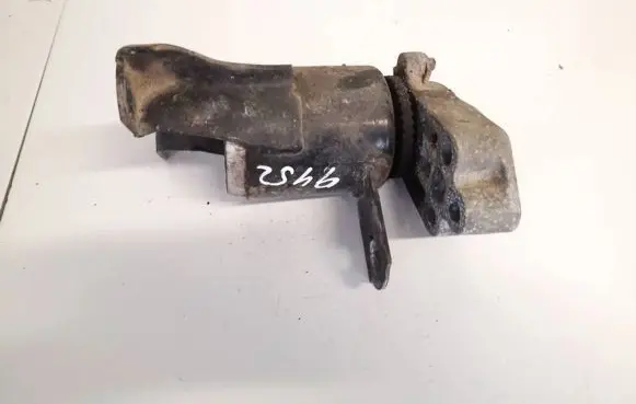Ford Fiesta Engine mount bracket