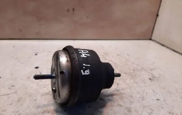Engine mount bracket