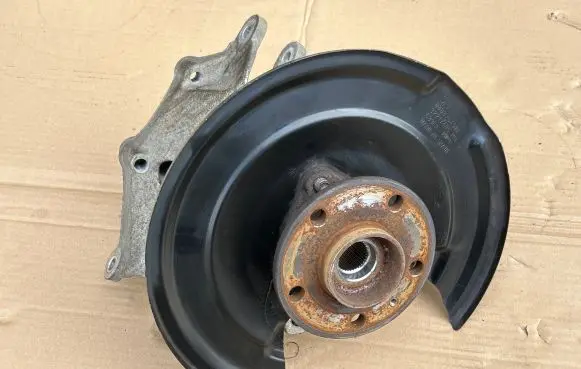 Volvo XC40 Rear wheel hub 8888964922 32246247 1101015651