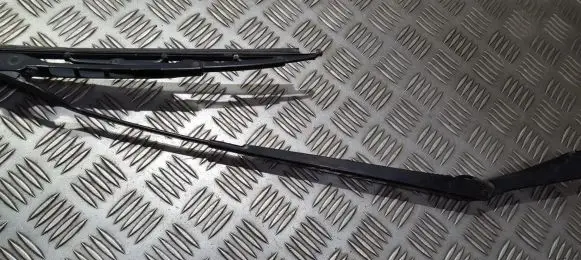 Ford Focus Front wiper blade arm XS4117526
