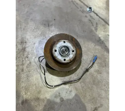 Opel Crossland X Rear wheel hub