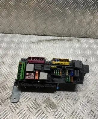 Mercedes-Benz C W204 Fuse module 168298
